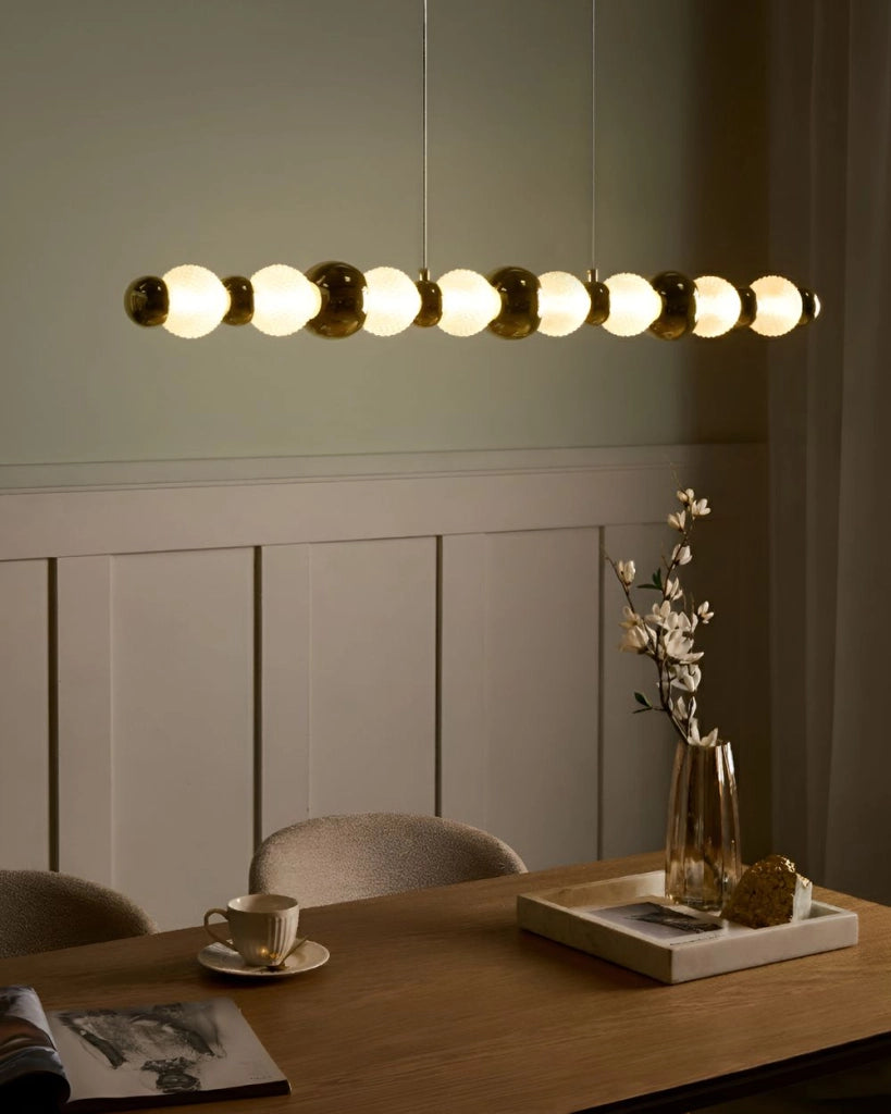 Lampada da parete a LED con paralume in vetro dorato e base in metallo stile glamour luce d'atmosfera soggiorno camera da letto