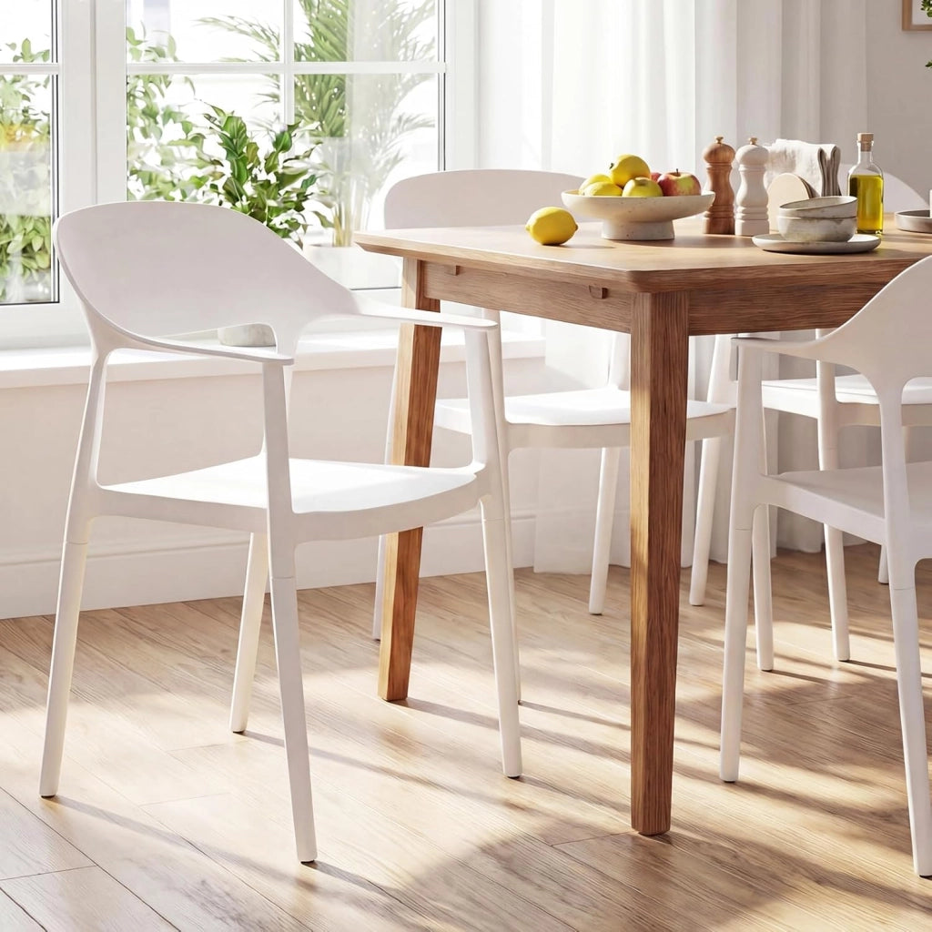 Sedia da Pranzo in Plastica, Sedia da Cucina Ergonomica con Schienale Cavo e Braccioli Comodi, Portata 150 kg, Poltrona da Tavolo Impilabile per Soggiorno, Ufficio e Sala da Pranzo (Bianco,4)