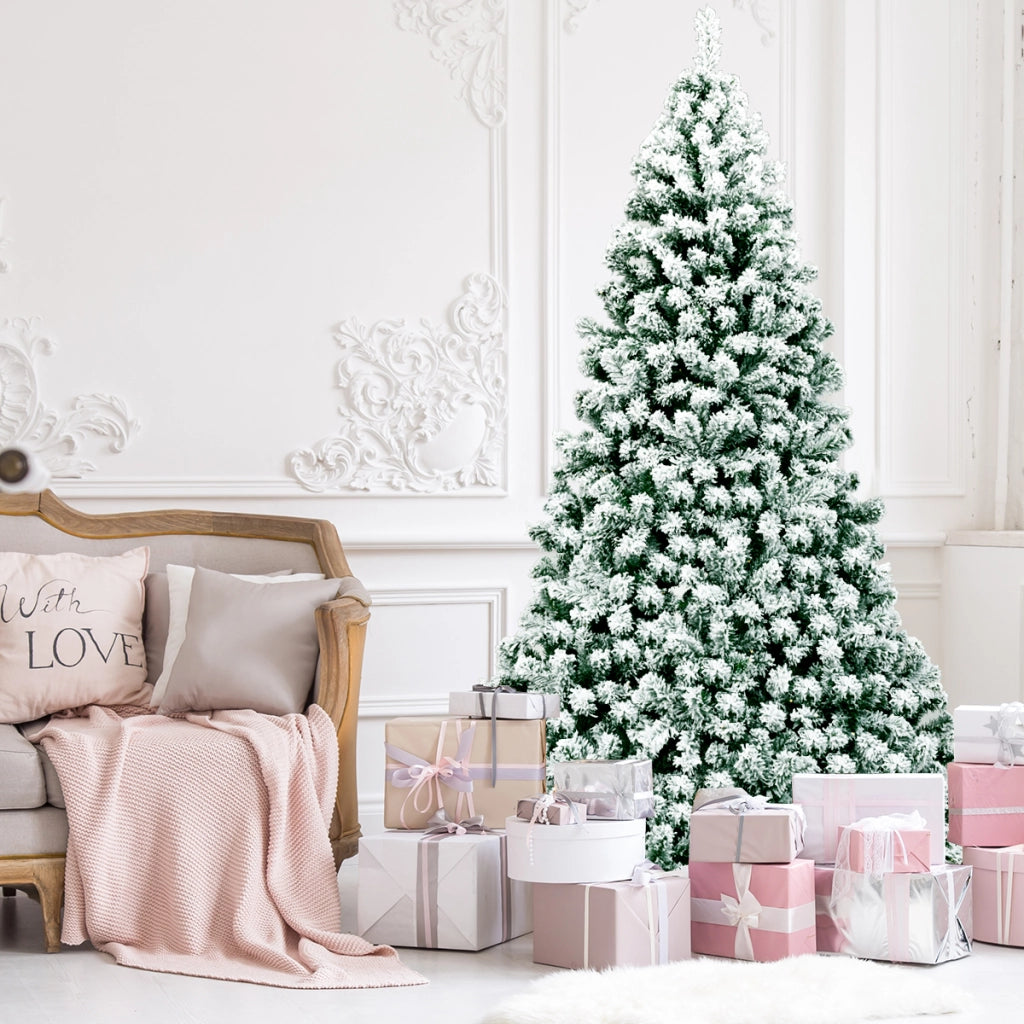 Albero di Natale artificiale 230cm con cerniera e 550 luci LED, Pino innevato illuminato con 1346 rami e base-Alberi di Natale