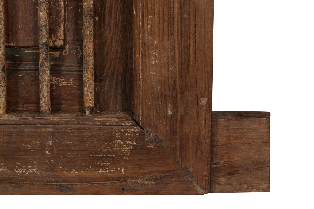 Biscottini Finestra finestrina grata in legno massello e in ferro antica e vecchia medievale con telaio da interno o da esterno