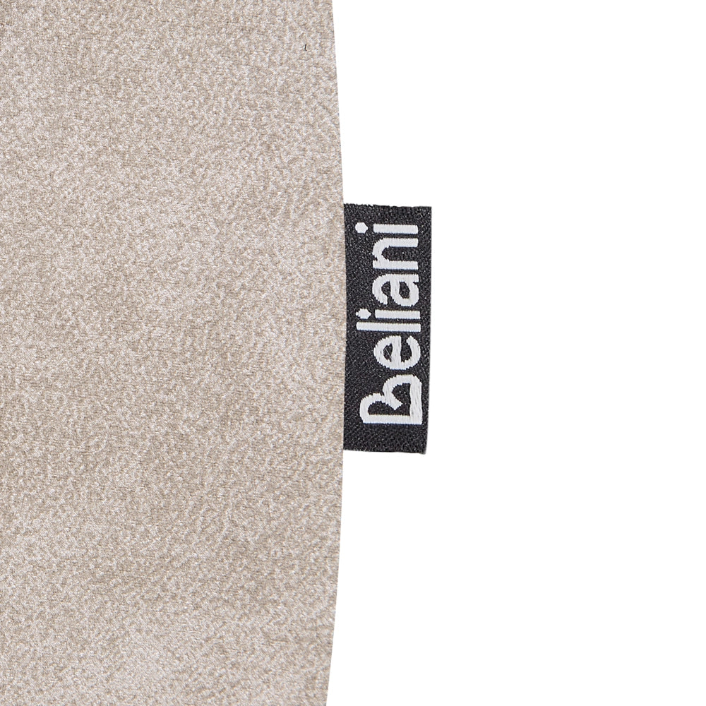 Set di 2 Sgabelli da Bar Rivestiti in Tessuto Beige con Braccioli Schienale Trapuntato Gambe in Metallo Nero