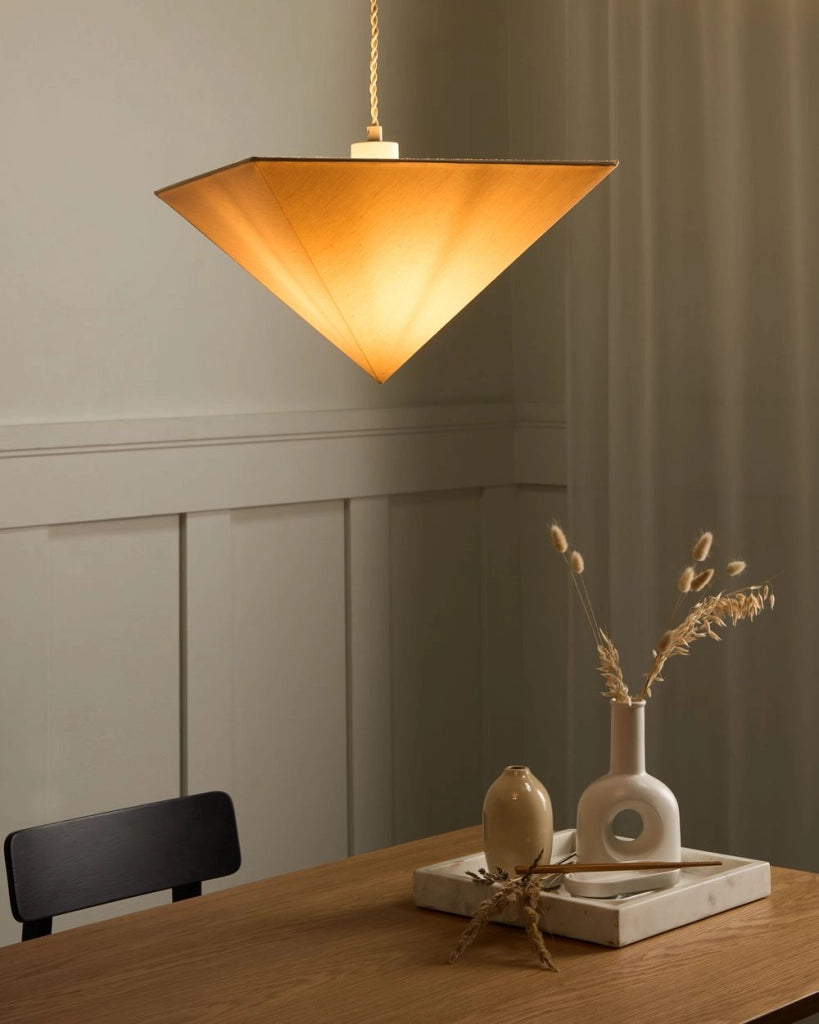 Lampada a sospensione con paralume in tessuto beige e base in ferro stile moderno luce d'atmosfera soggiorno camera da letto