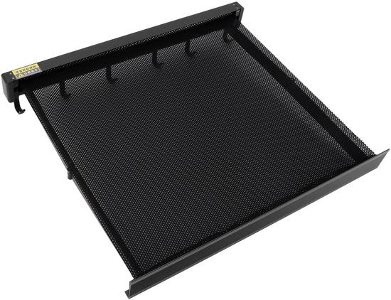 Pannelli di appoggio per abbigliamento in alluminio con rete a mesh e design spaziale.