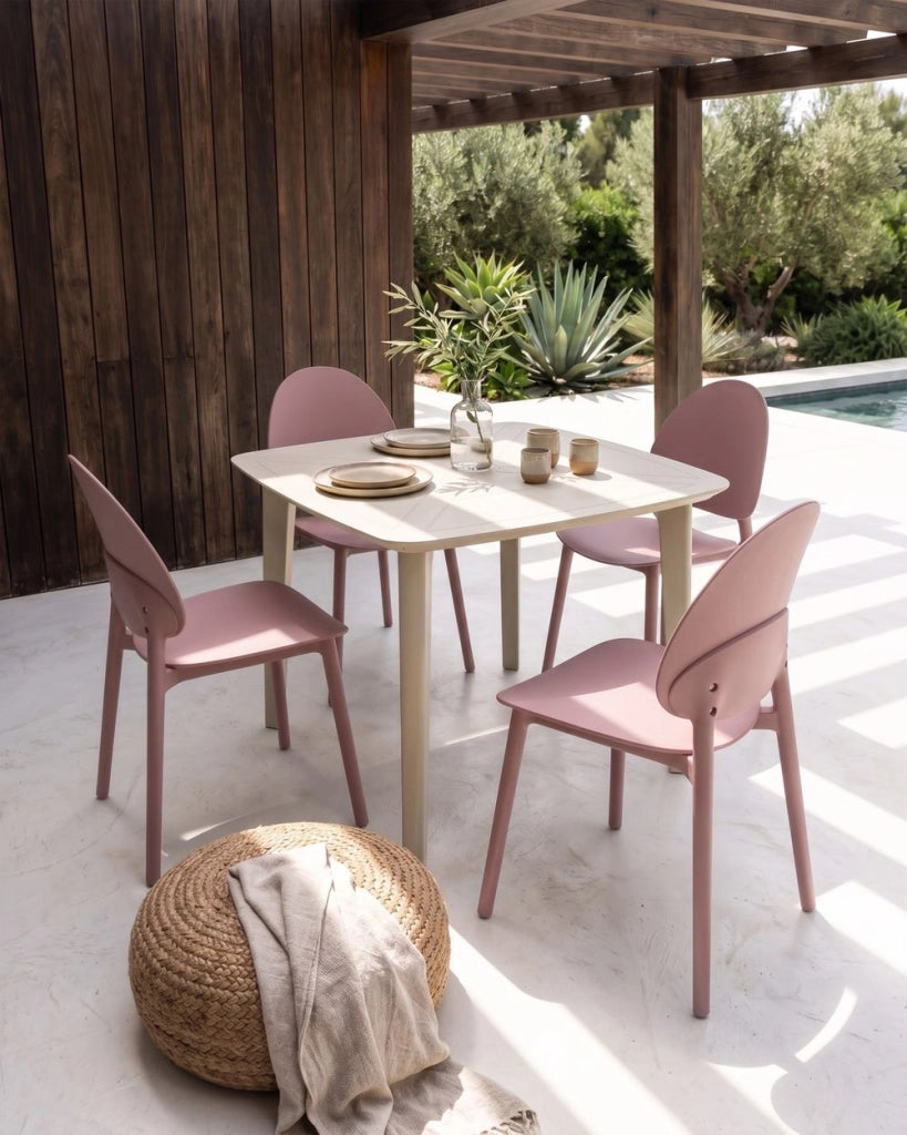 Set di 4 sedie da pranzo in plastica rosa per interni ed esterni senza braccioli stile classico minimalista