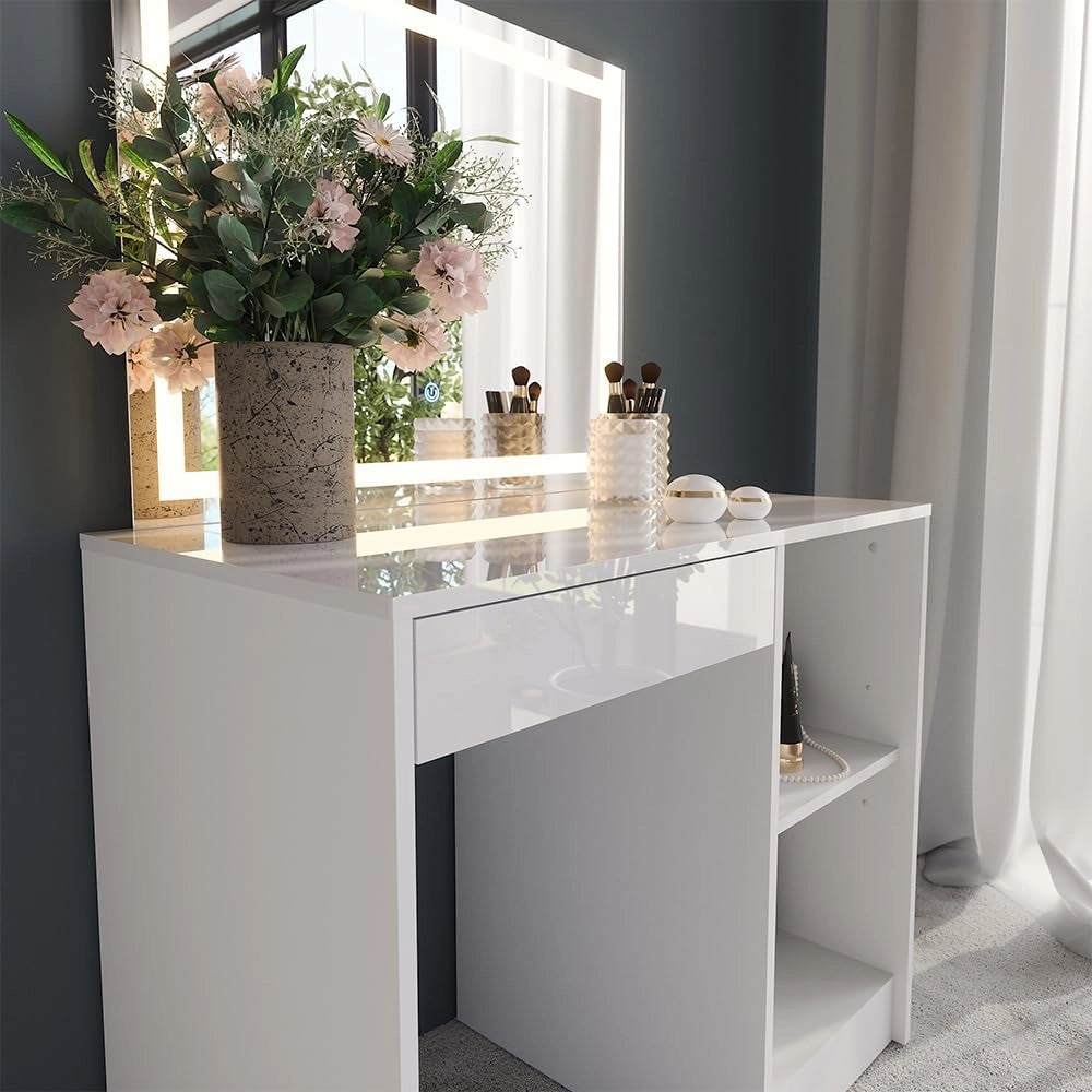 Tavolo da toeletta Sherry, Bianco/bianco lucido, 89.8 cm con specchio LED, con piano d'appoggio e ripiani laterali