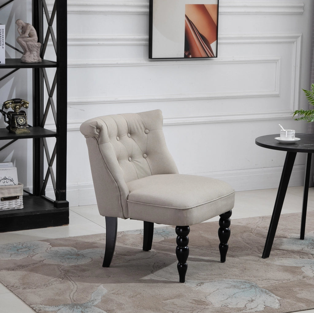 Poltrona vintage beige in lino con struttura in legno