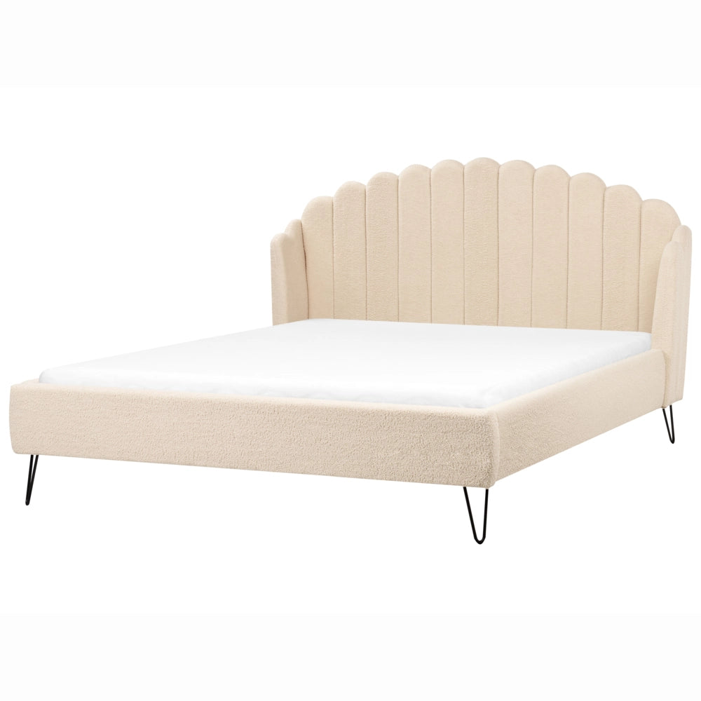 Letto matrimoniale con rete in tessuto bouclè beige 180 x 200 cm gambe in metallo testata retro capitonné