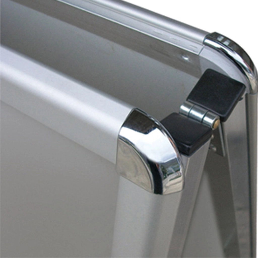 Espositore Pubblicitario Bifacciale a Cavalletto Pieghevole 54,3x90,5x84 cm in Alluminio da Esterno Antivento Silver