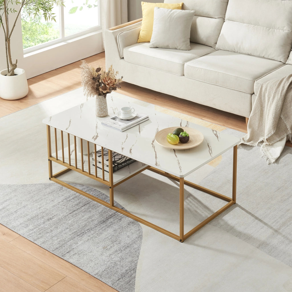 Tavolino Centrale da Salotto Raukurg con Ripiano 120 x 60 x 44 cm - Effetto Marmo Bianco / Dorato [en.casa]