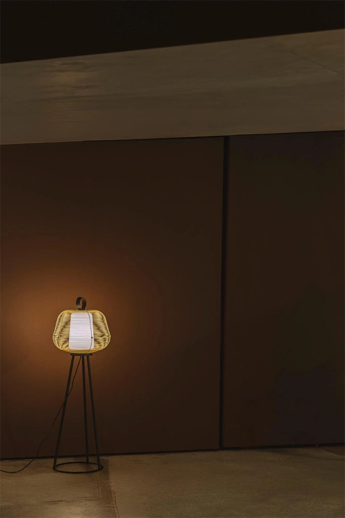 NARA, Piantana, Faro Barcelona Colore: Beige