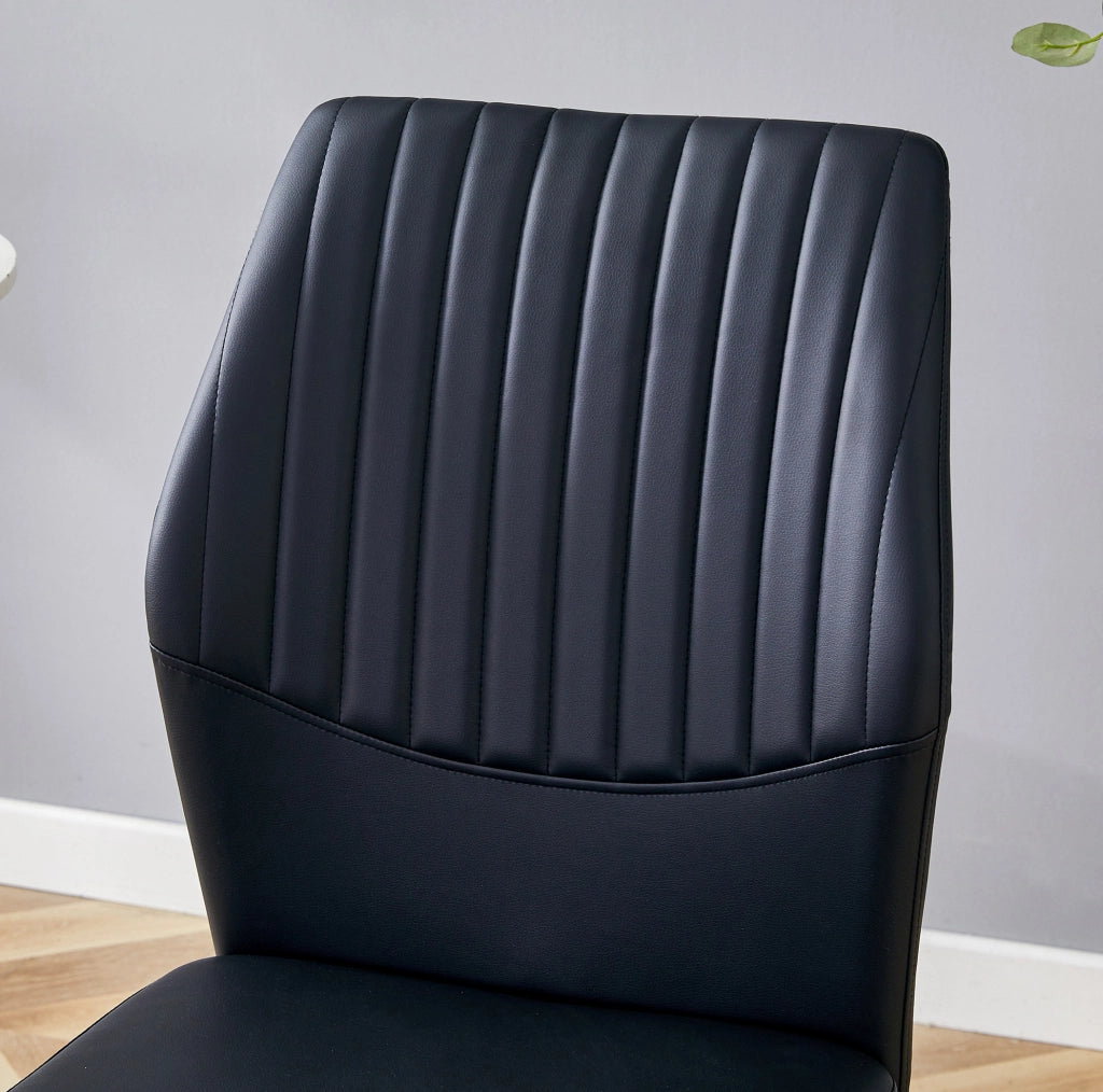 Set di 4 sedie da pranzo moderne in PU nero con gambe in metallo argento; altezza 93 cm