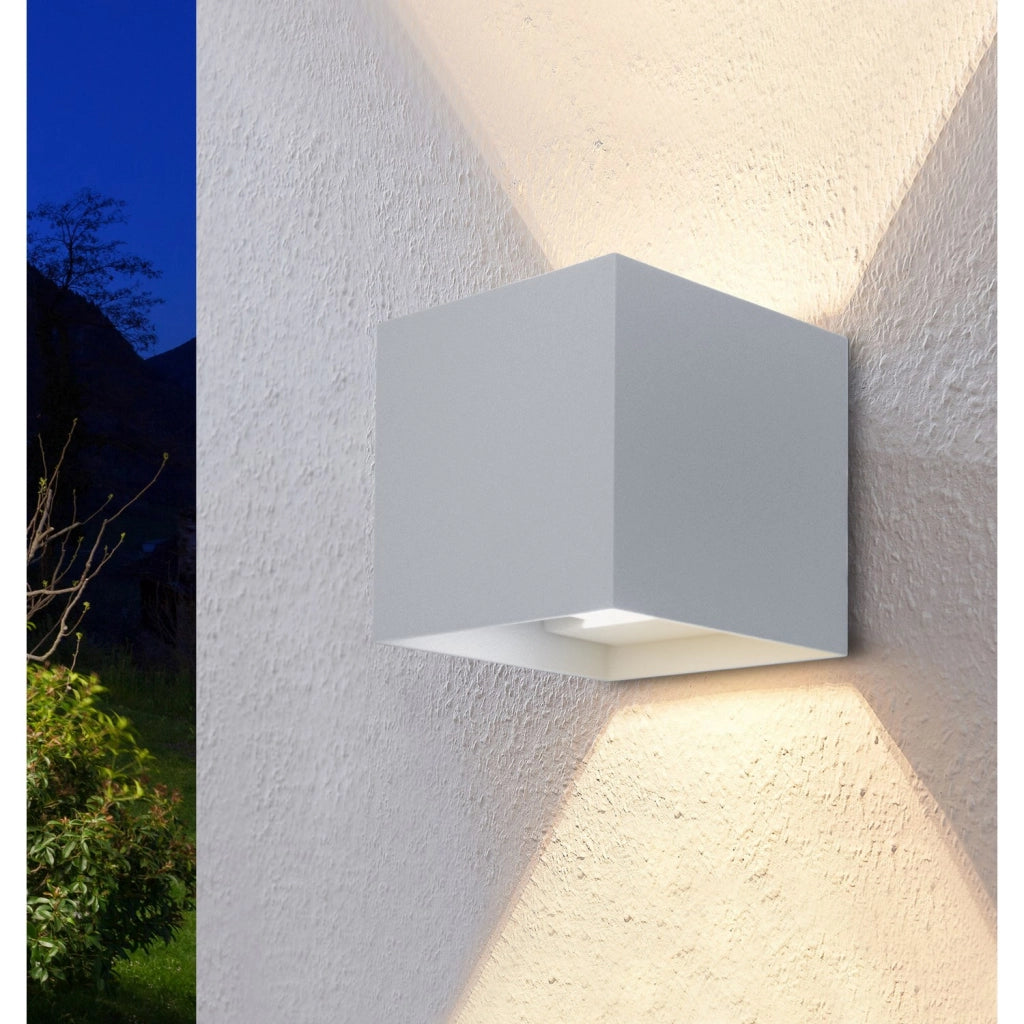 Applique led quadrata da parete con fascio regolabile colore bianco mod. Marbella