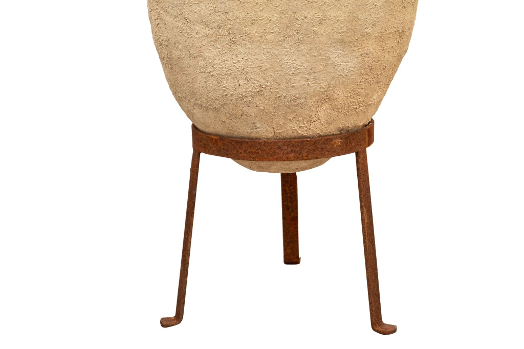 Biscottini Vecchia anfora giara con manici in terracotta e base portavasi in ferro