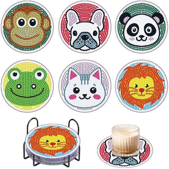 Sei supporti per diamant painting con astuccio, set di animali giocattolo, insieme di supporti trasparenti per bicchieri, bicchieri da vino, vasi e cucina a casa