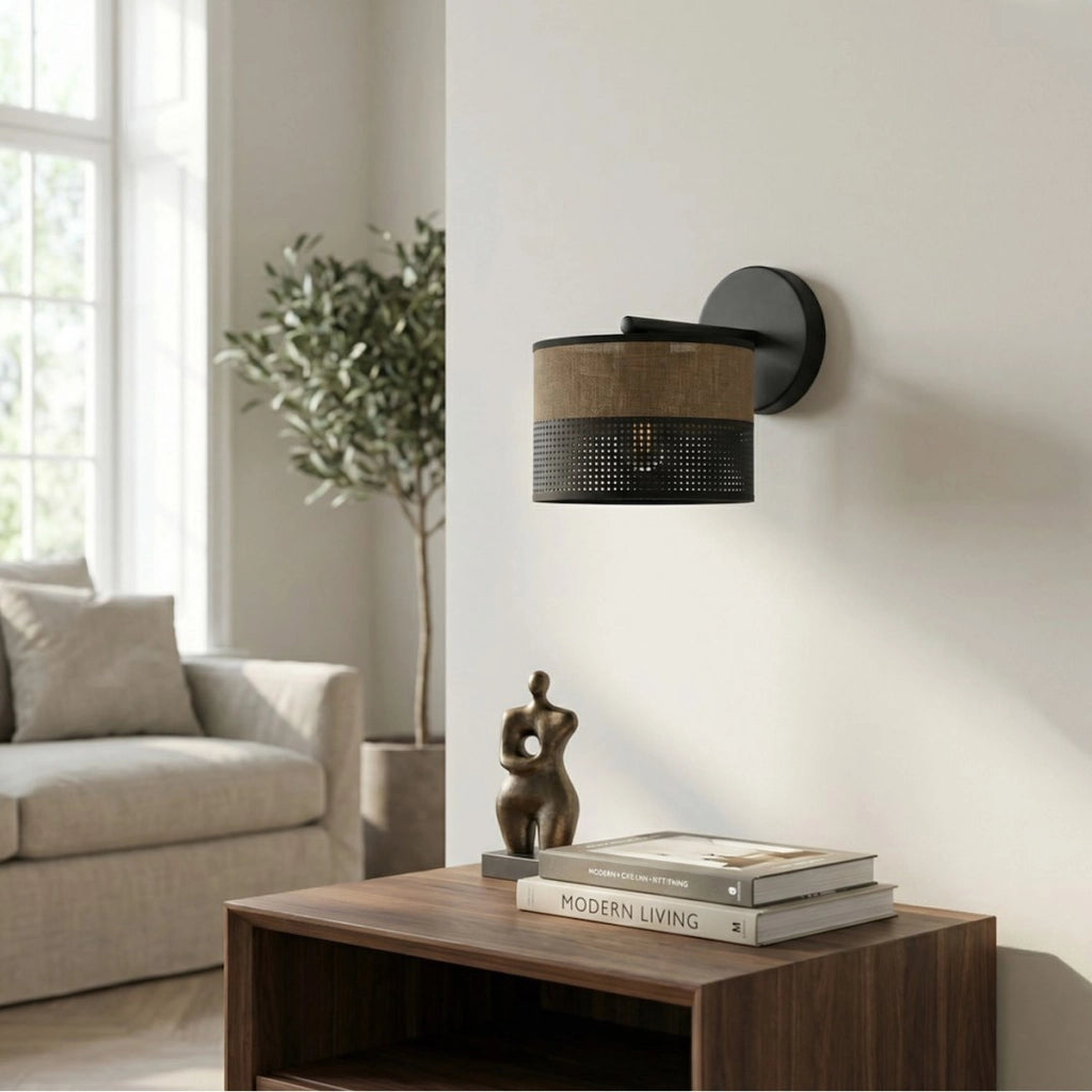 Lampada da parete Karbon in acciaio nero e tessuto marrone