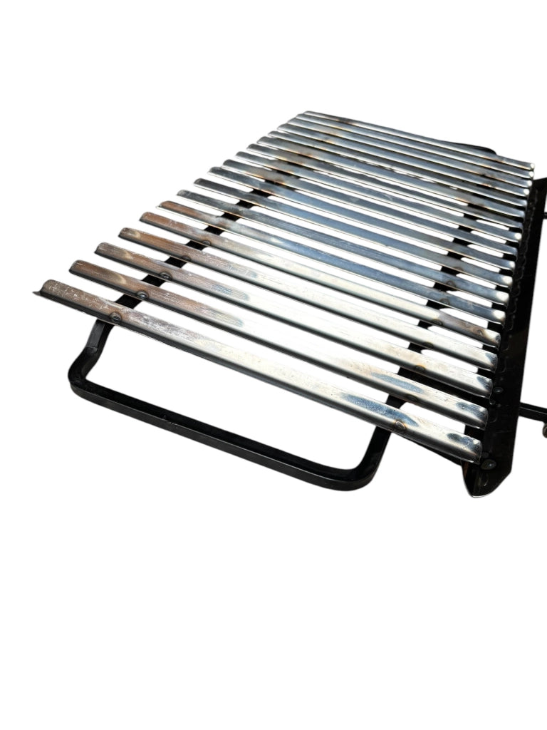 Griglia Scorrevole per Barbecue in Acciaio Inox, con Manici in Legno, Sistema Recupera Grassi, Made in Italy 78x35 cm