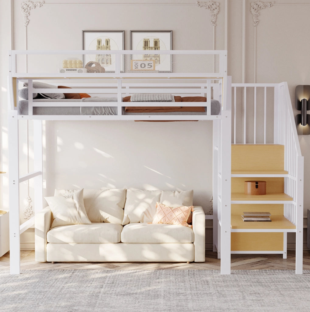 Letto a soppalco 90x200 in metallo bianco con scala di sicurezza e ripiano