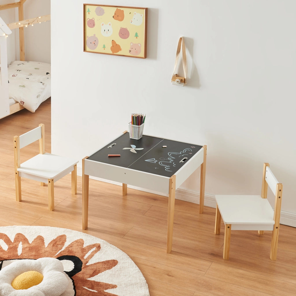 Set Mobili Smedjebacken per Cameretta Tavolo con Lavagne Rimovibili e 2 Sedie - Bianco / Naturale [en.casa]