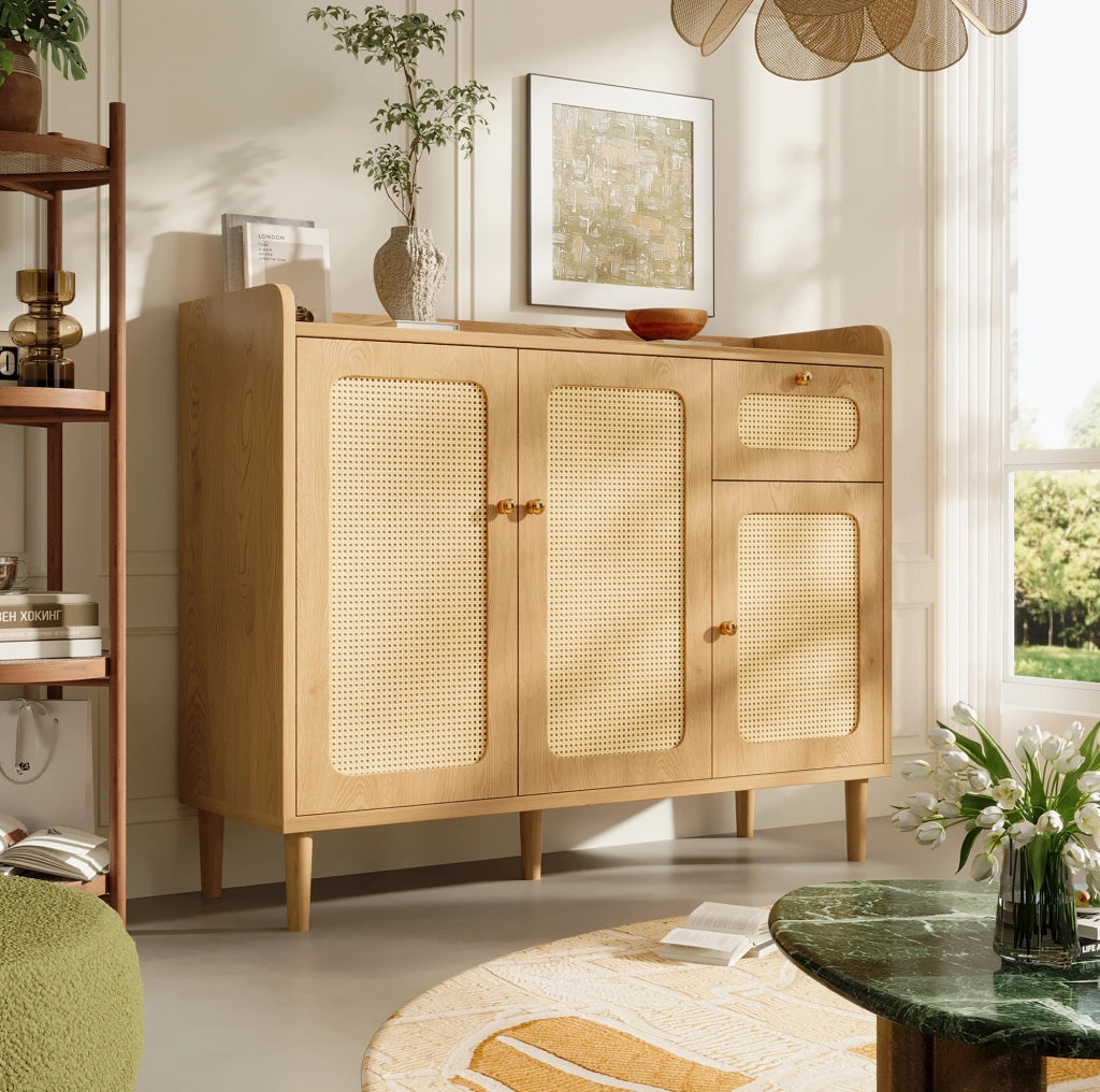 Credenza con fronti effetto rattan 120x40x91 cm in MDF colore rovere; con 3 ante e 1 cassetto