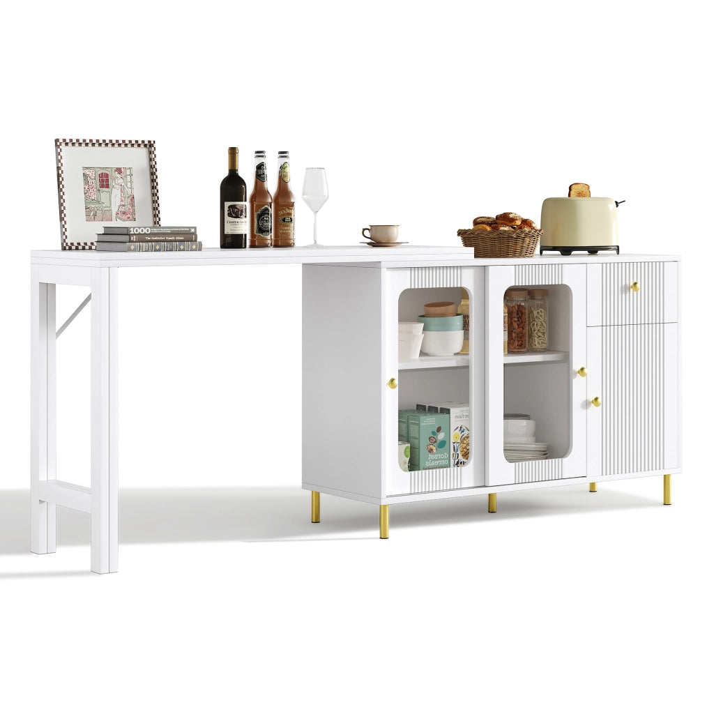 Sideboard moderno bianco con piano estensibile, ante scorrevoli in vetro e gambe metalliche dorate