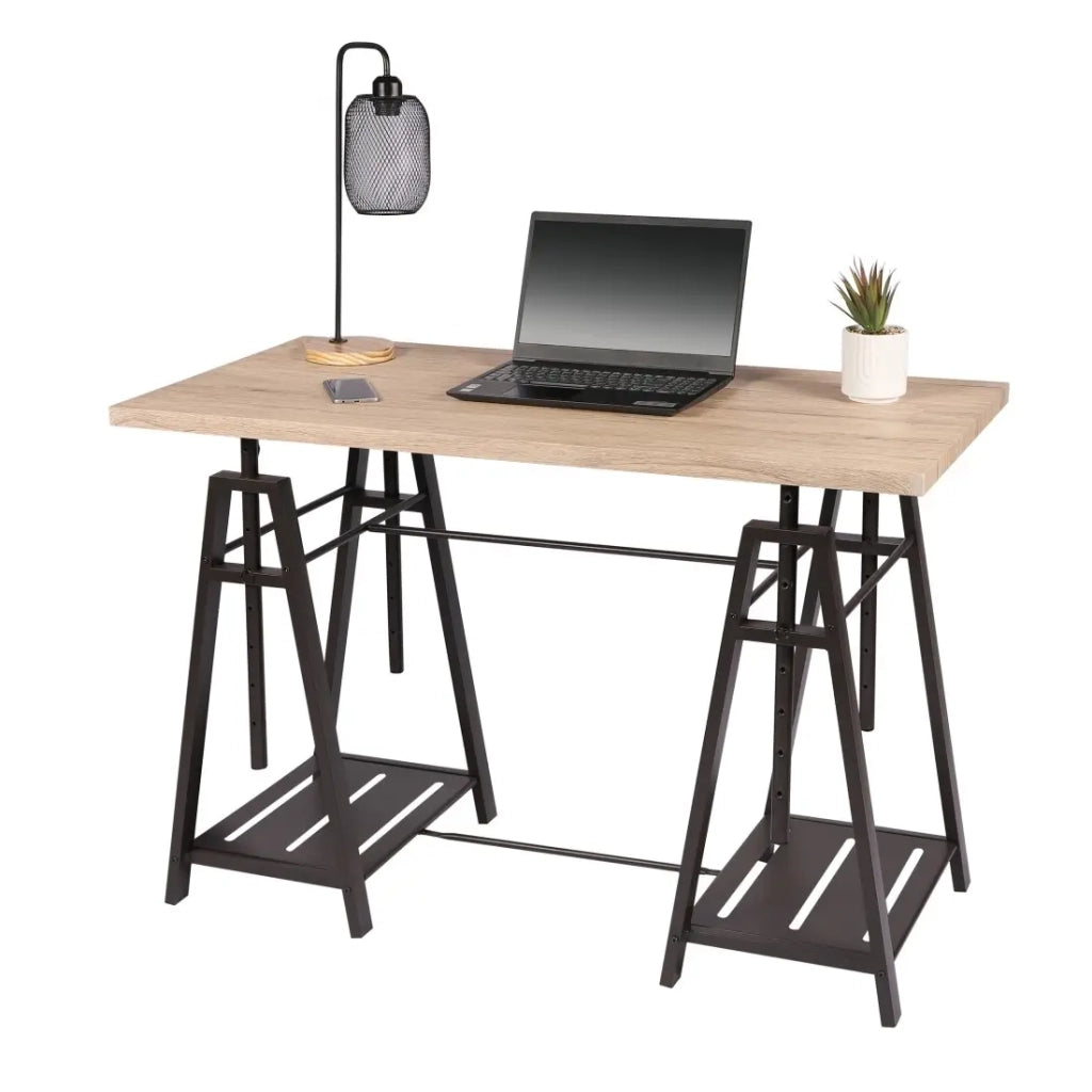 Scrivania di design da architetto collezione DARYL – Dimensioni 120x59x75 cm, colore rovere chiaro e gambe in metallo nero.