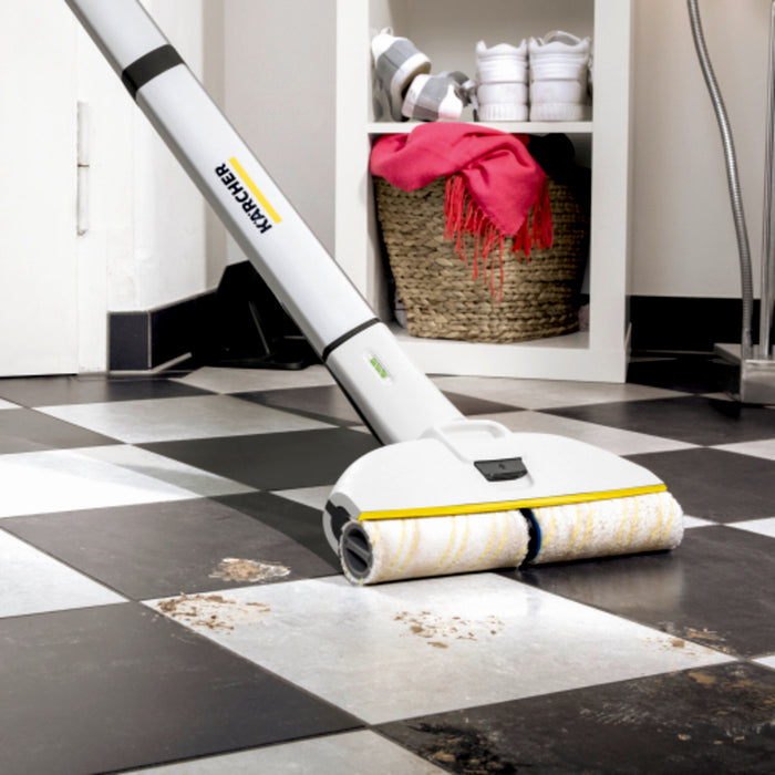 KARCHER Scopa elettrica a batteria EWM 2 - Prestazioni di area per carica della batteria: circa. 60 m² - Capacità serbatoio acqua dolce: 360 ml - Capacità serbatoio acqua sporca: 140 ml