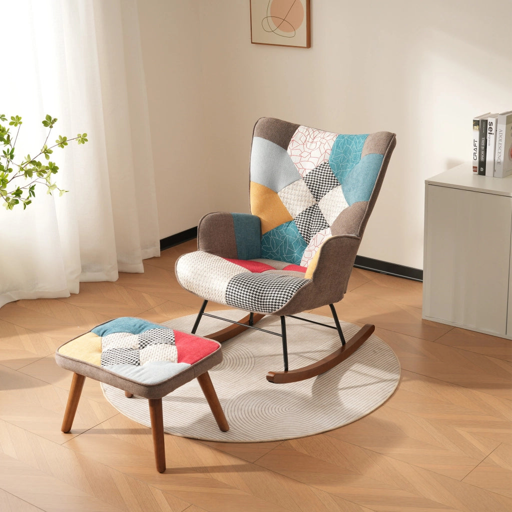 Poltrona a dondolo con poggiapiedi patchwork multicolore; 69;5x50x88;5 cm; legno massello e ferro