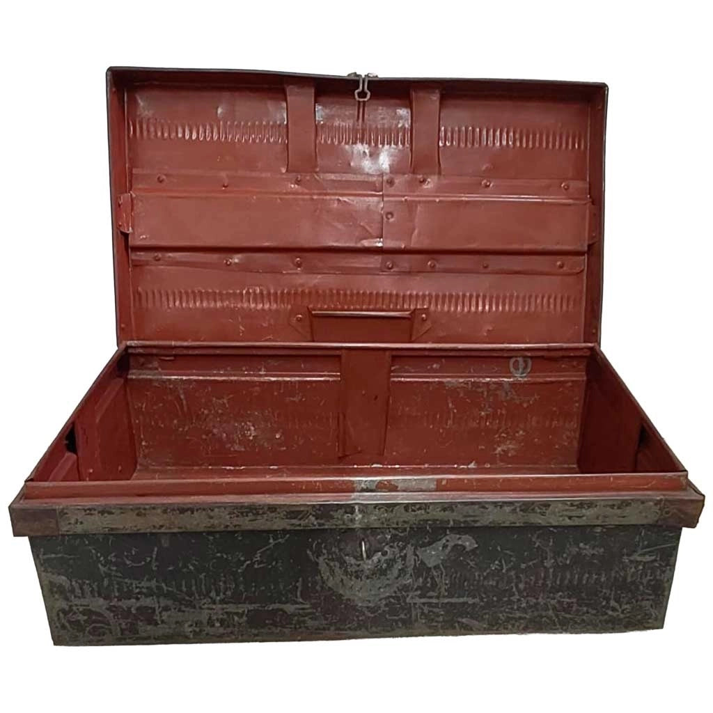 Valigia artigianale in metallo, 67x37x25h cm