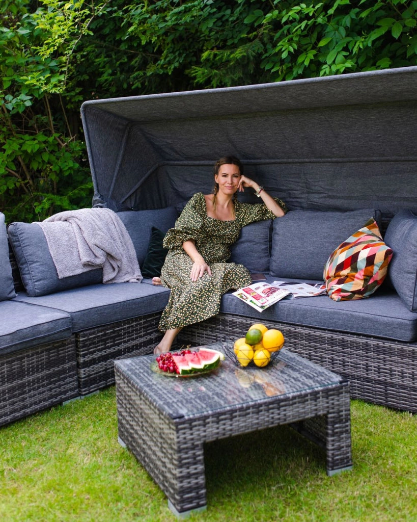 Set da giardino per esterni Divano in rattan PE grigio marrone scuro con sedie a baldacchino e tavolino Design moderno