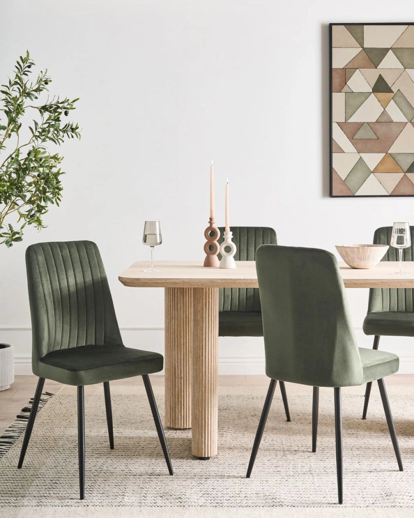 Set di 4 sedie da pranzo con seduta in velluto imbottito Stile moderno Senza braccioli Gambe in ferro scuro oliva