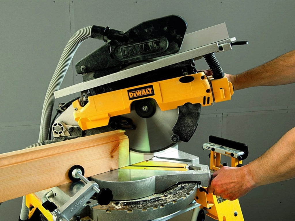 TRONCATRICE RADIALE DEWALT CON PIANETTO D27113-QS