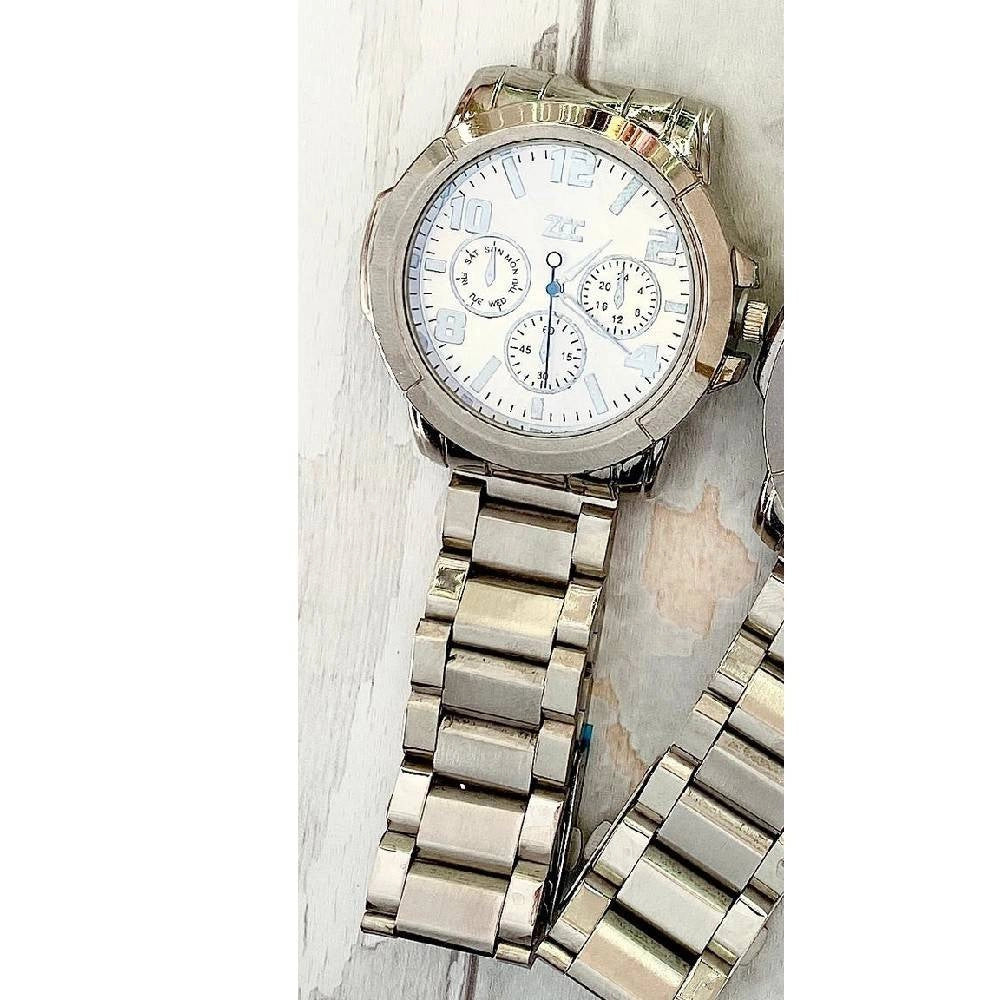 Trade Shop - Orologio Polso Zcc Uomo Analogico Crono Calendario Acciaio Silver Fondo Bianco -