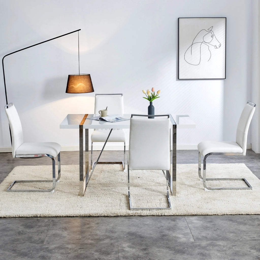 Sedia da pranzo ergonomica bianca con schienale imbottito