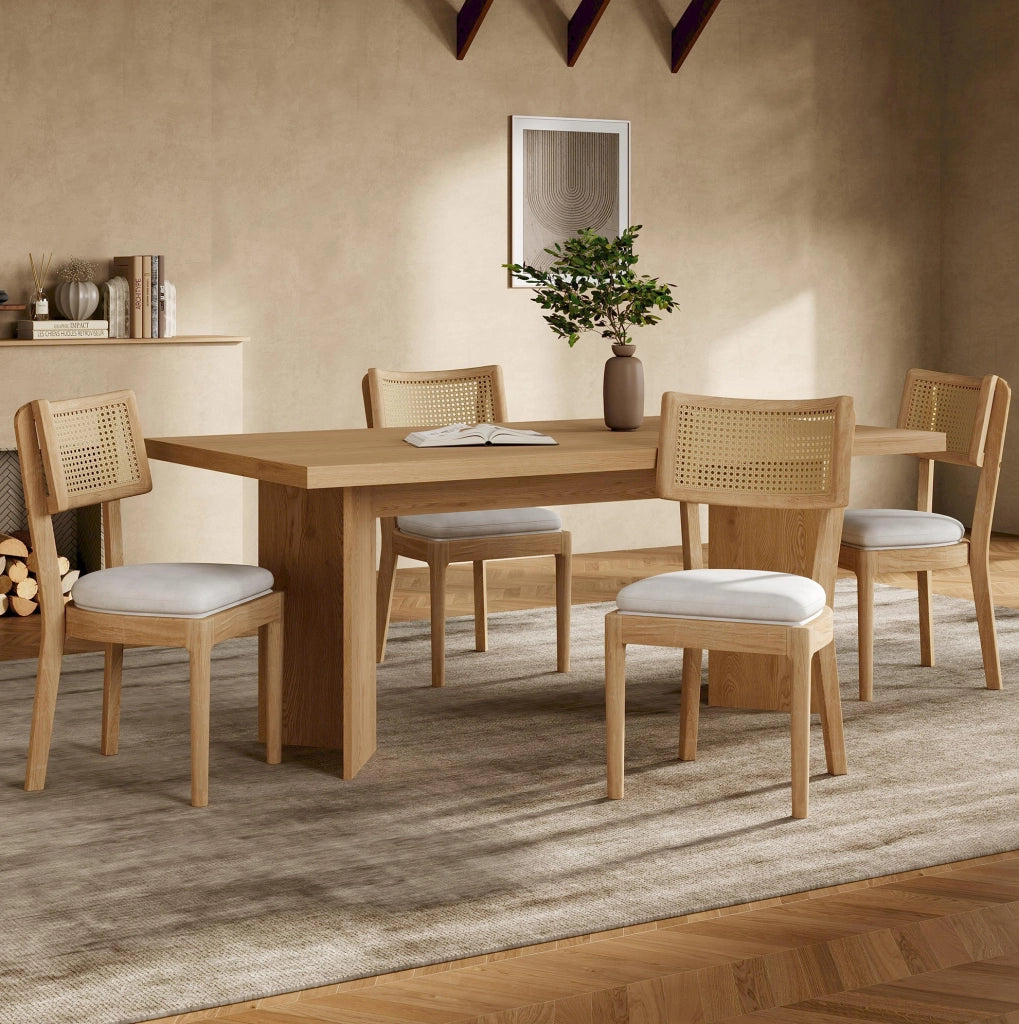 Set 2 sedie da pranzo in legno massello con schienale in rattan e cuscino in lino; color legno