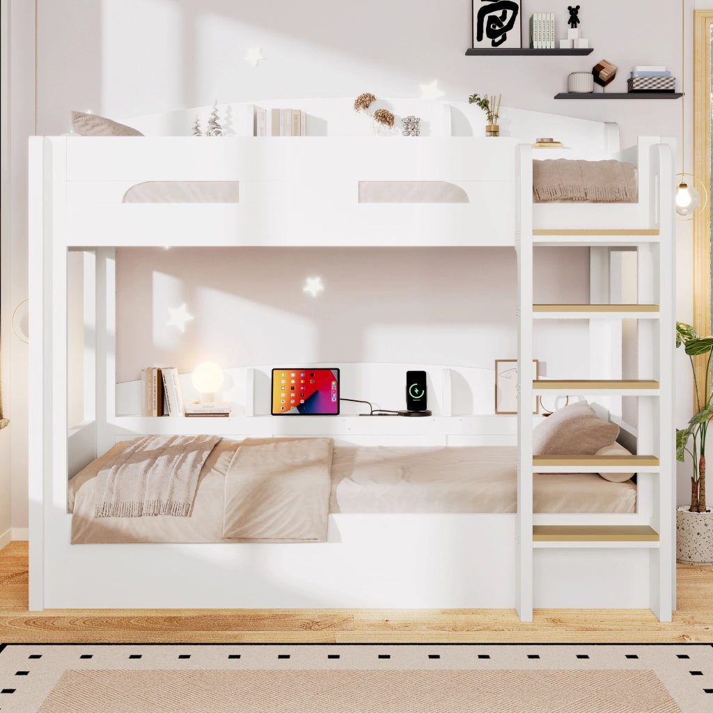 Letto a castello due posti 90 × 200 cm con presa USB e ripiani laterali in legno e MDF