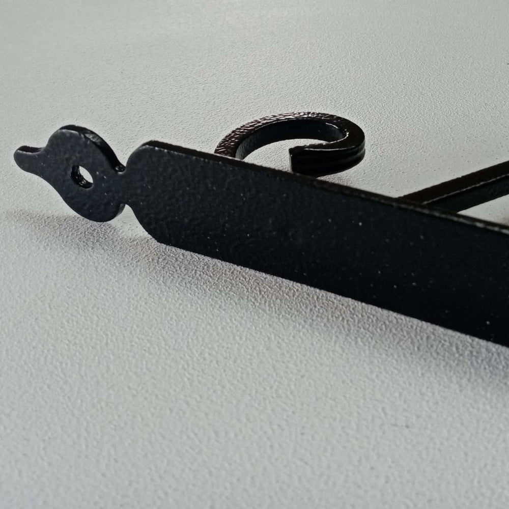 Reggimensola nera da 175x230mm staffa rustica anticata con saetta di rinforzo