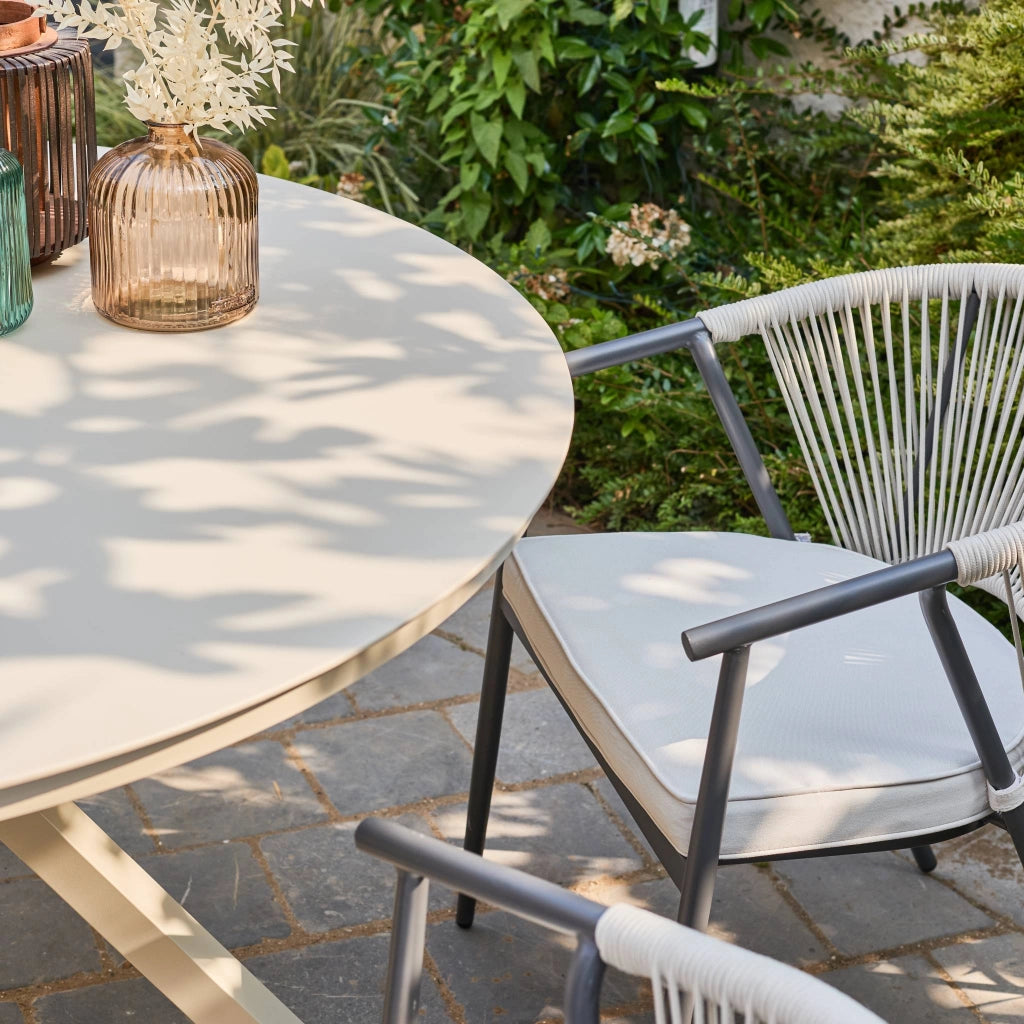 Set 4 sedie da giardino impilabili in acciaio e corde, beige