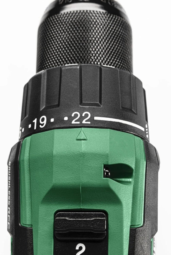 Akku Bohrschrauber DS18DEW4Z, Bohrfutterspannweite: 1,5-13 mm (18V, Max. Festdrehmoment (hart): 140 Nm, Leerlaufdrehzahl 2.Gang: 0-2000 min-1, Zubehör: ohne Akku, Ladegerät und Transportkoffer)