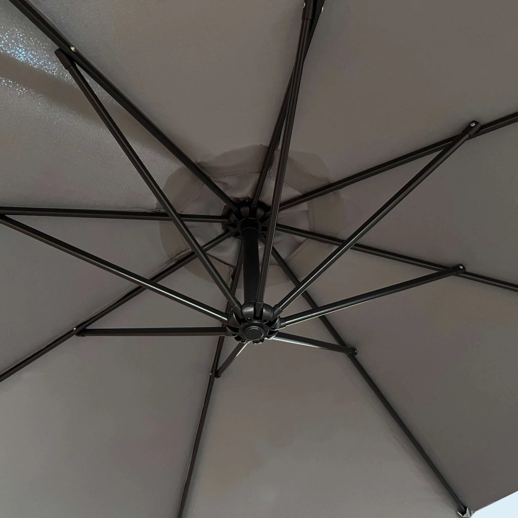 Ombrellone da giardino ASTER con protezione UV in colore grigio chiaro peso 12,1 kg dimensioni 300x300x45 cm