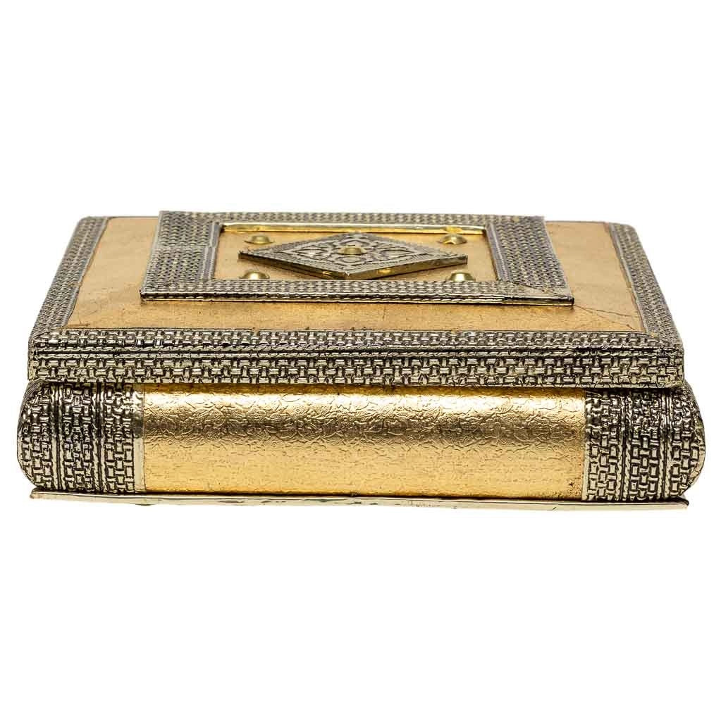 Portagioie in metallo dorato sbalzato 20x20x6h