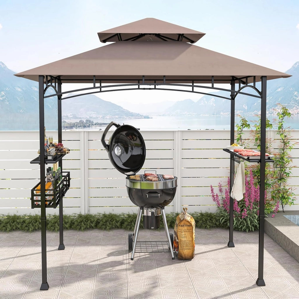 Gazebo per Barbecue, Pergola per BBQ con 2 Ripiani Laterali, Cestino, Ganci Appendiutensili, Apribottiglie, Copertura a 2 Livelli, per Giardino e Cortile, 242 x 153 x 250 cm (Marrone)