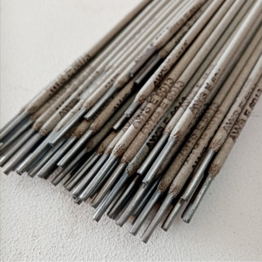 Elettrodo rutile ine 45 e6013 da 2,5 x 300mm colore grigio per la saldatura di acciaio al carbonio - 230pz