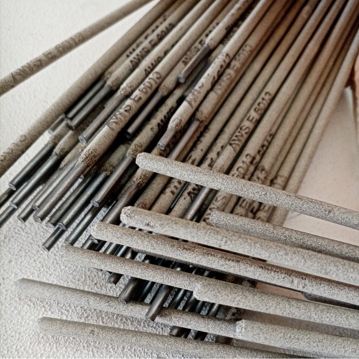 Elettrodo rutile ine 45 e6013 da 2,5 x 300mm colore grigio per la saldatura di acciaio al carbonio - 230pz