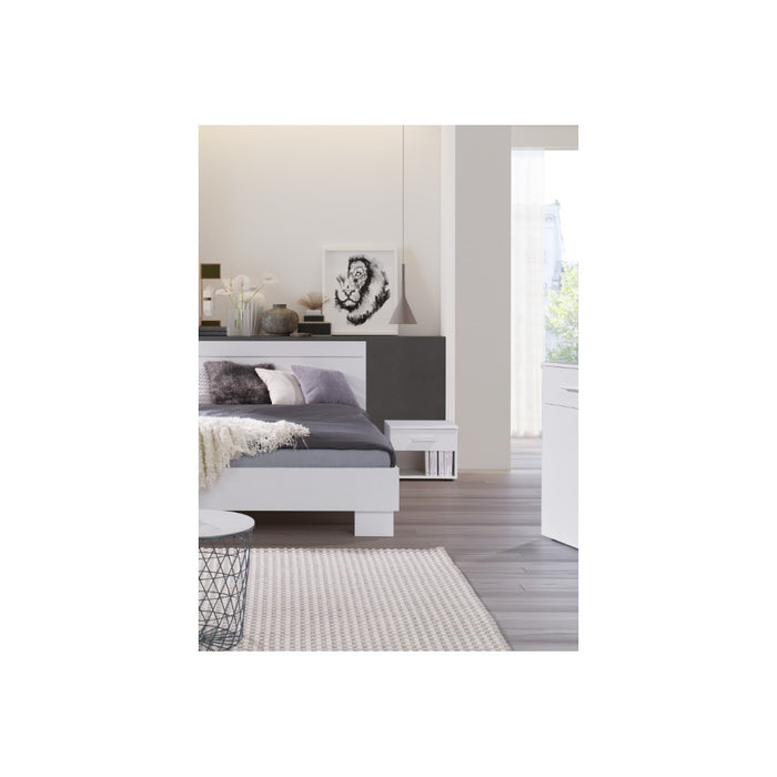 Set design per camera da letto COMO. Letto 160X200 cm con rete + comodini.