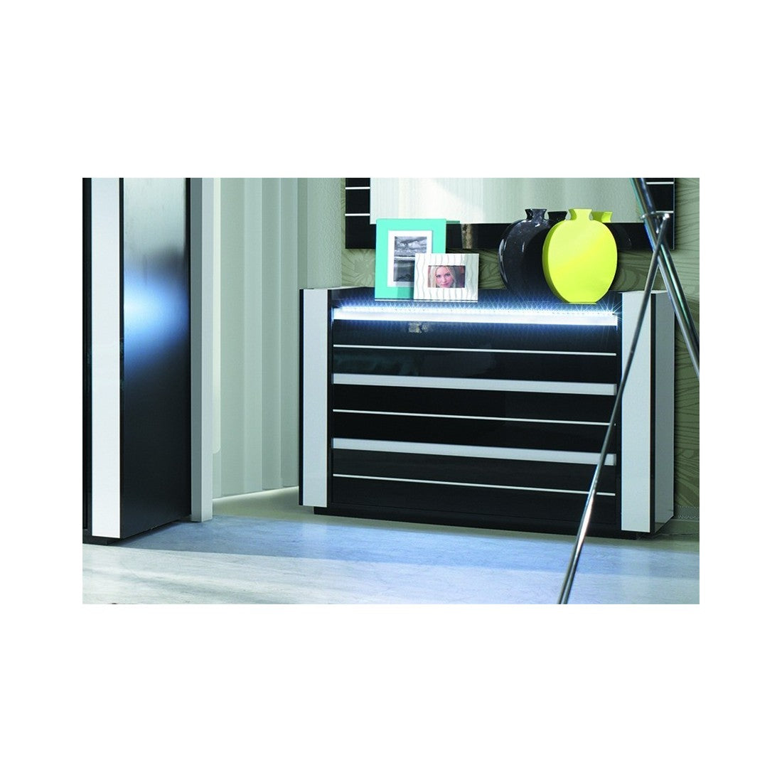 Set da camera da letto LINA nero. Letto contenitore 180x200 + 2 comodini con LED + cassettiera con LED