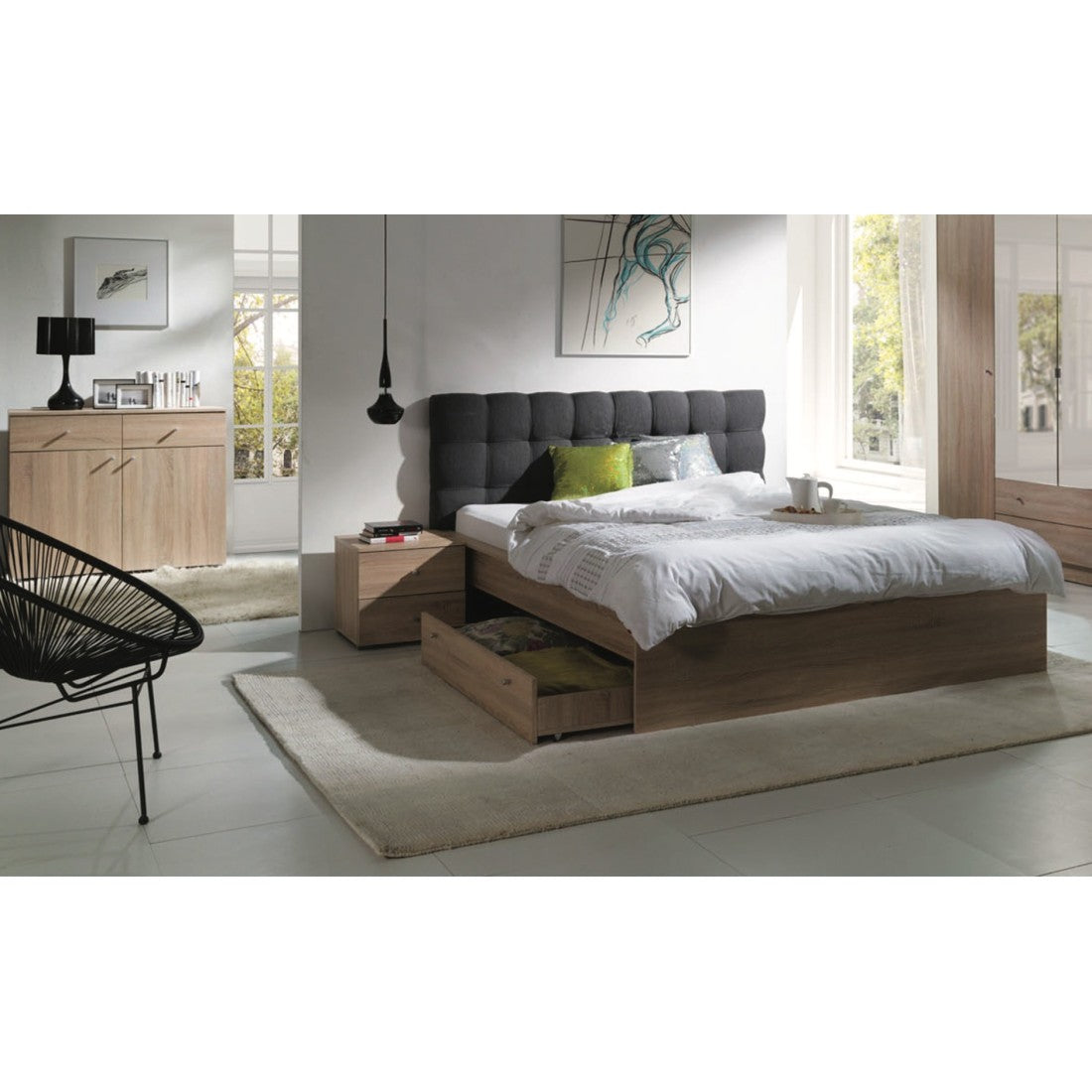 Set per camera da letto MAXIM. Letto matrimoniale 160x200 cm + cassetto + doghe + due comodini + cassettiera