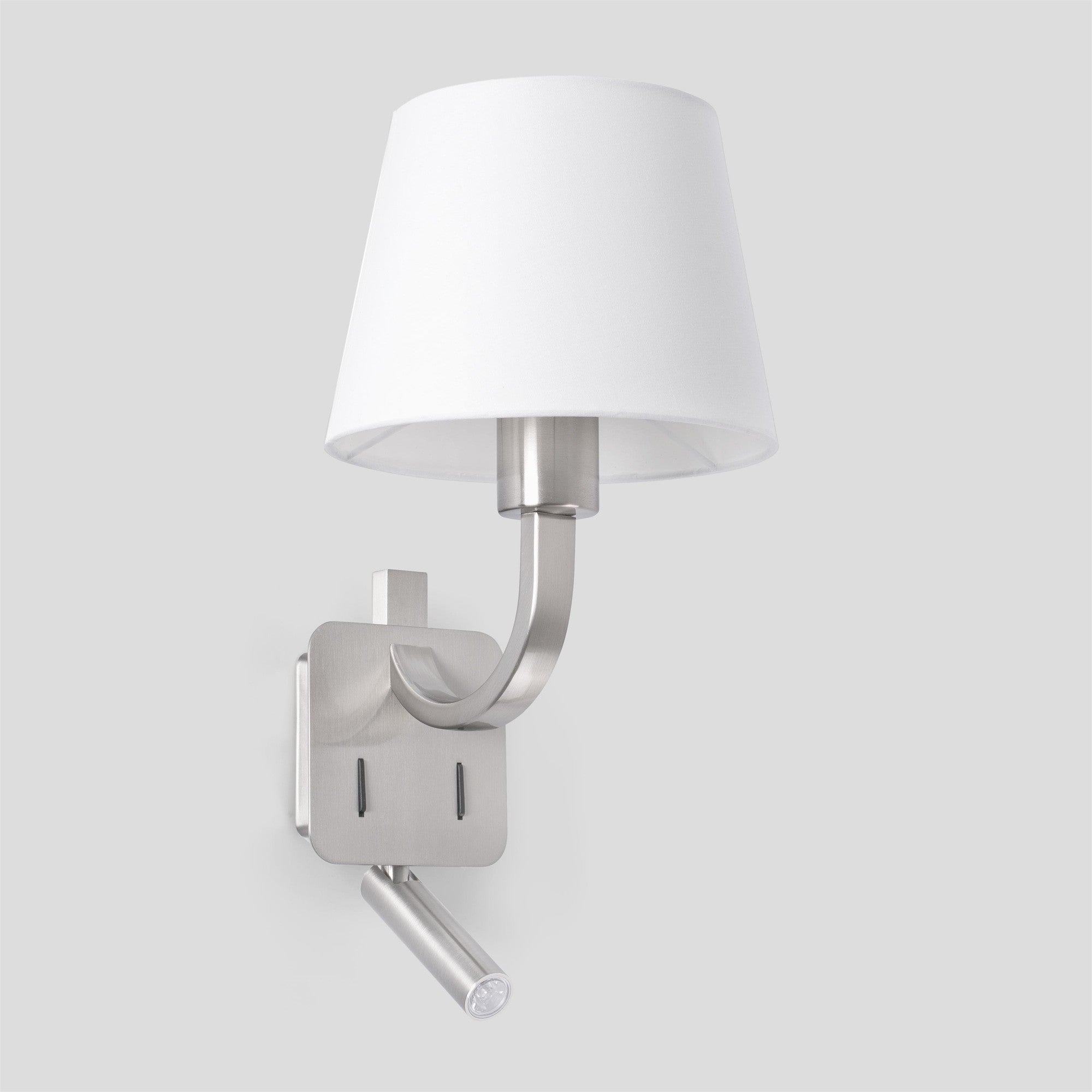 ESSENTIAL, Applique con Lettore LED per Interni, Faro Barcelona