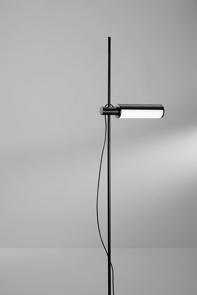 Piantana LED Moderna in Metallo Nero Opaco, 24W, 3000K-4000K-6000K, Testina Orientabile e Regolabile, Design Minimalista ed Elegante - Perenz