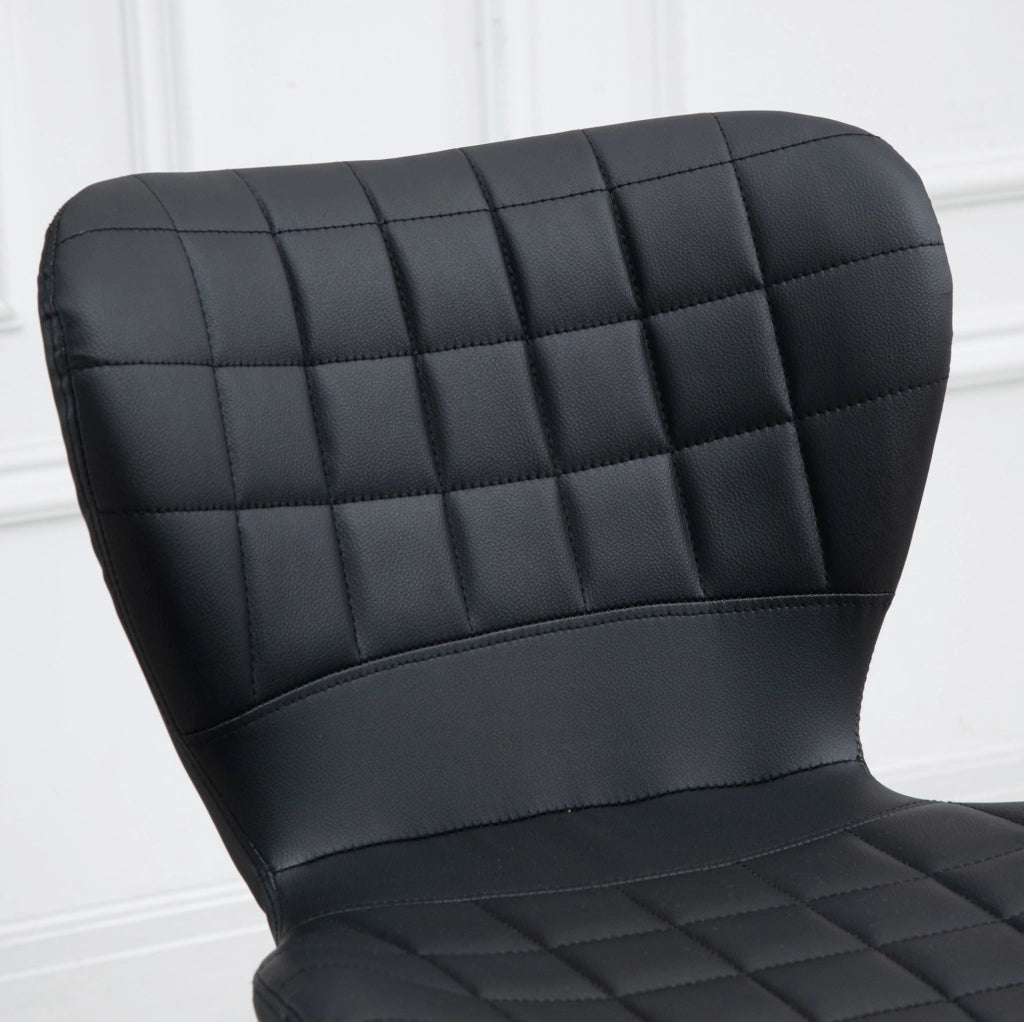 Set di 2 sgabelli da bar 57x58x87-107 cm girevoli e regolabili in altezza in pelle nera