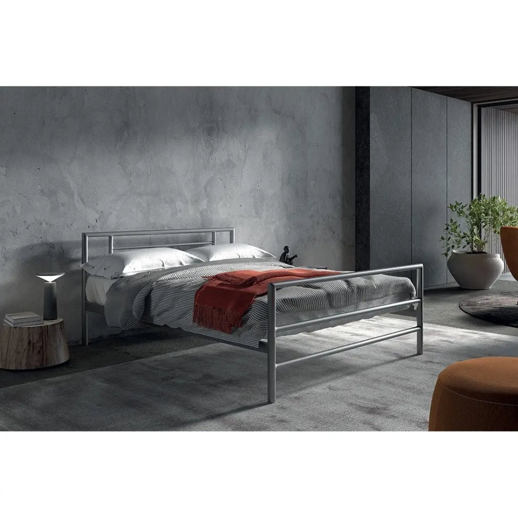 Letto ECHO - Letto matrimoniale in metallo 140x200 cm grigio brillante con rete inclusa